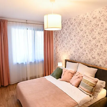 De Poveste Pe Plaja In De Lux *