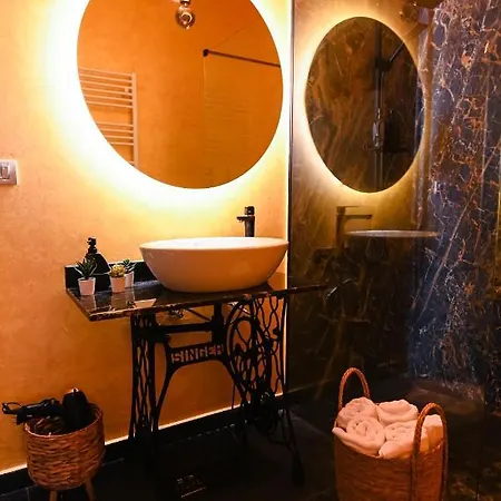 De Poveste Pe Plaja In De Lux Daire Navodari