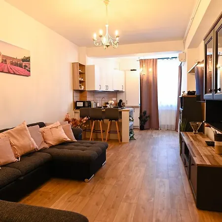 De Poveste Pe Plaja In De Lux *