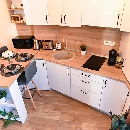 De Poveste Pe Plaja In De Lux *