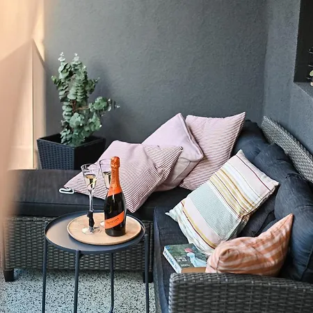 De Poveste Pe Plaja In De Lux *